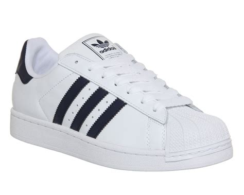 weißes adidas original|white Adidas shoes.